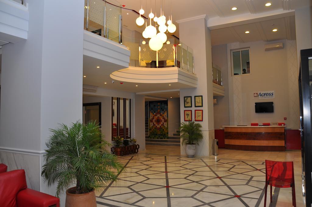 Hotel Across & 4*
