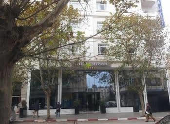 Hotel Across &